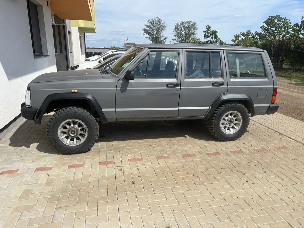 Jeep Cherokee XJ