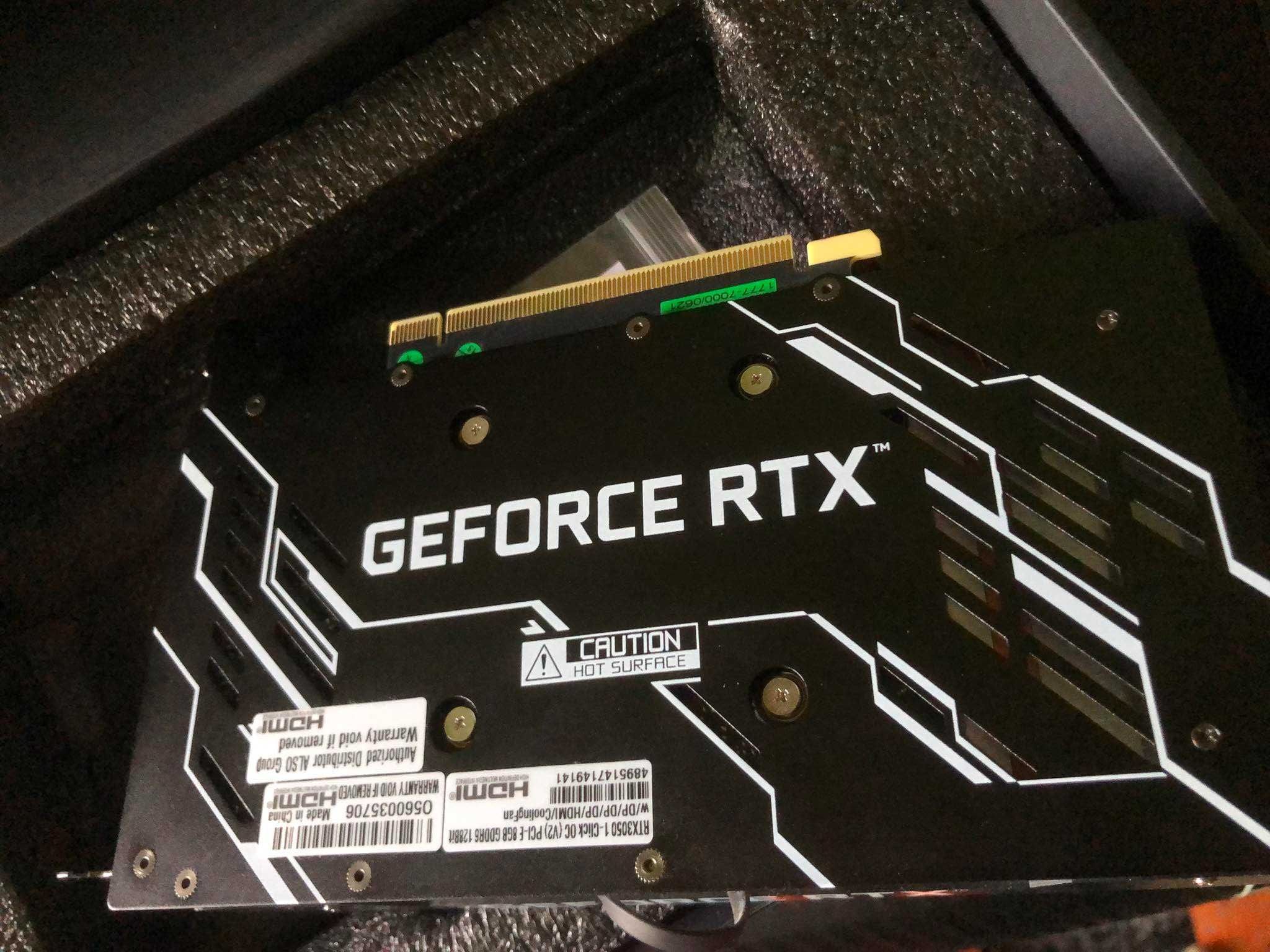 Продавам GeForce RTX 3050 8GB