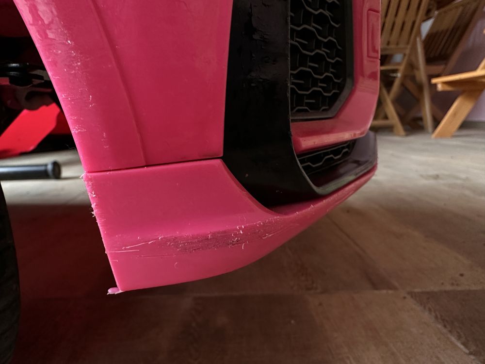 Лицензирана розова акумулаторна кола, Audi RSQ8