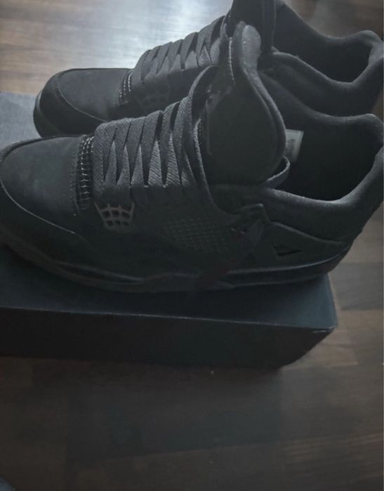 Vand adidasi jordan 4 black cat