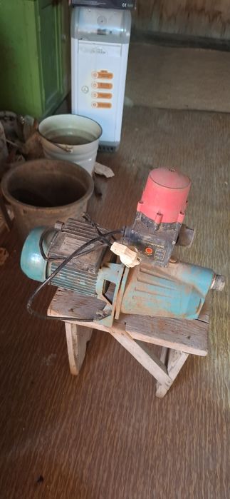 Продам насос водяной с контролёром