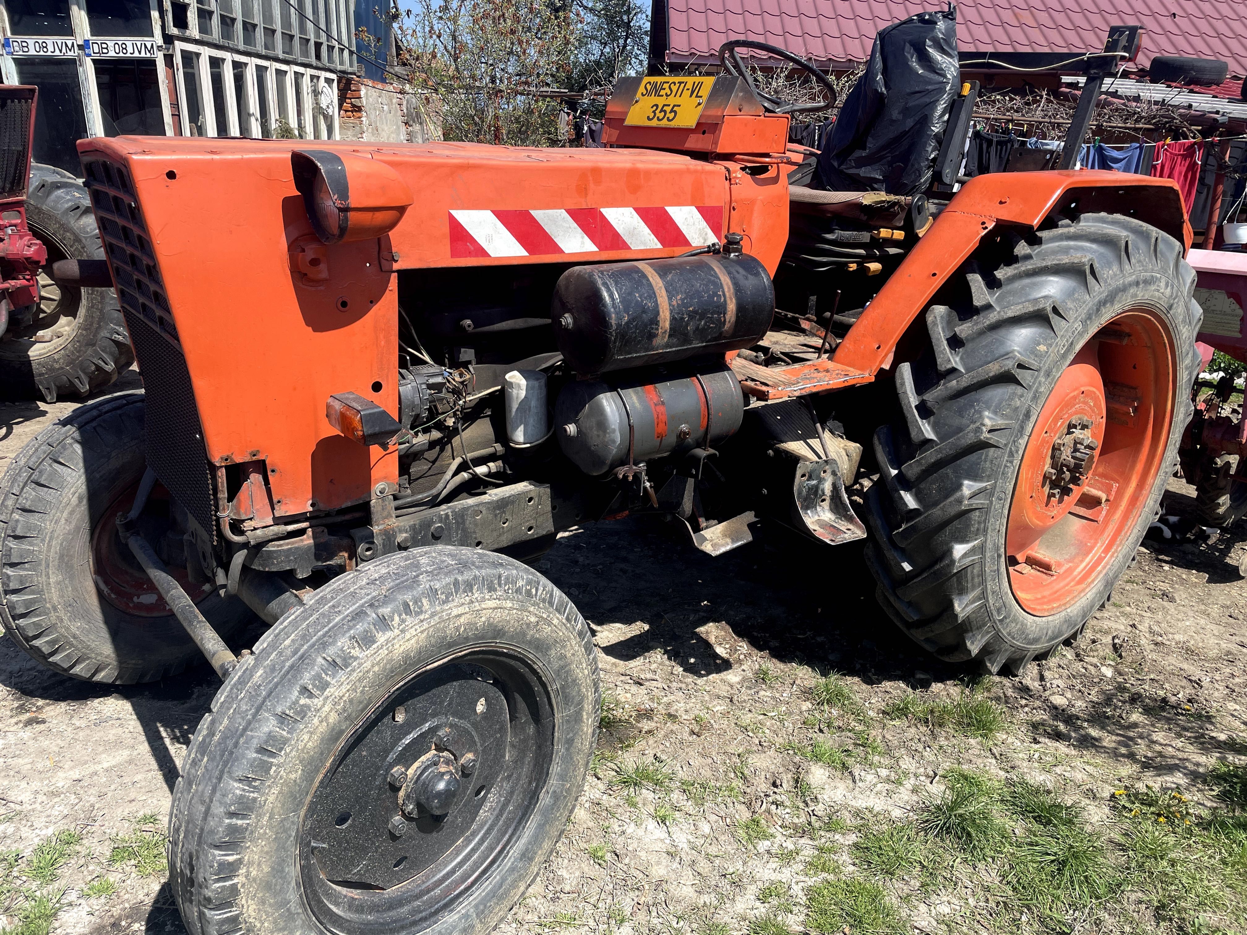 De vânzare tractor Belarus cu motor U650