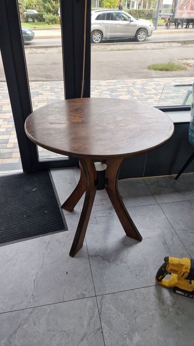 стол для кофейни