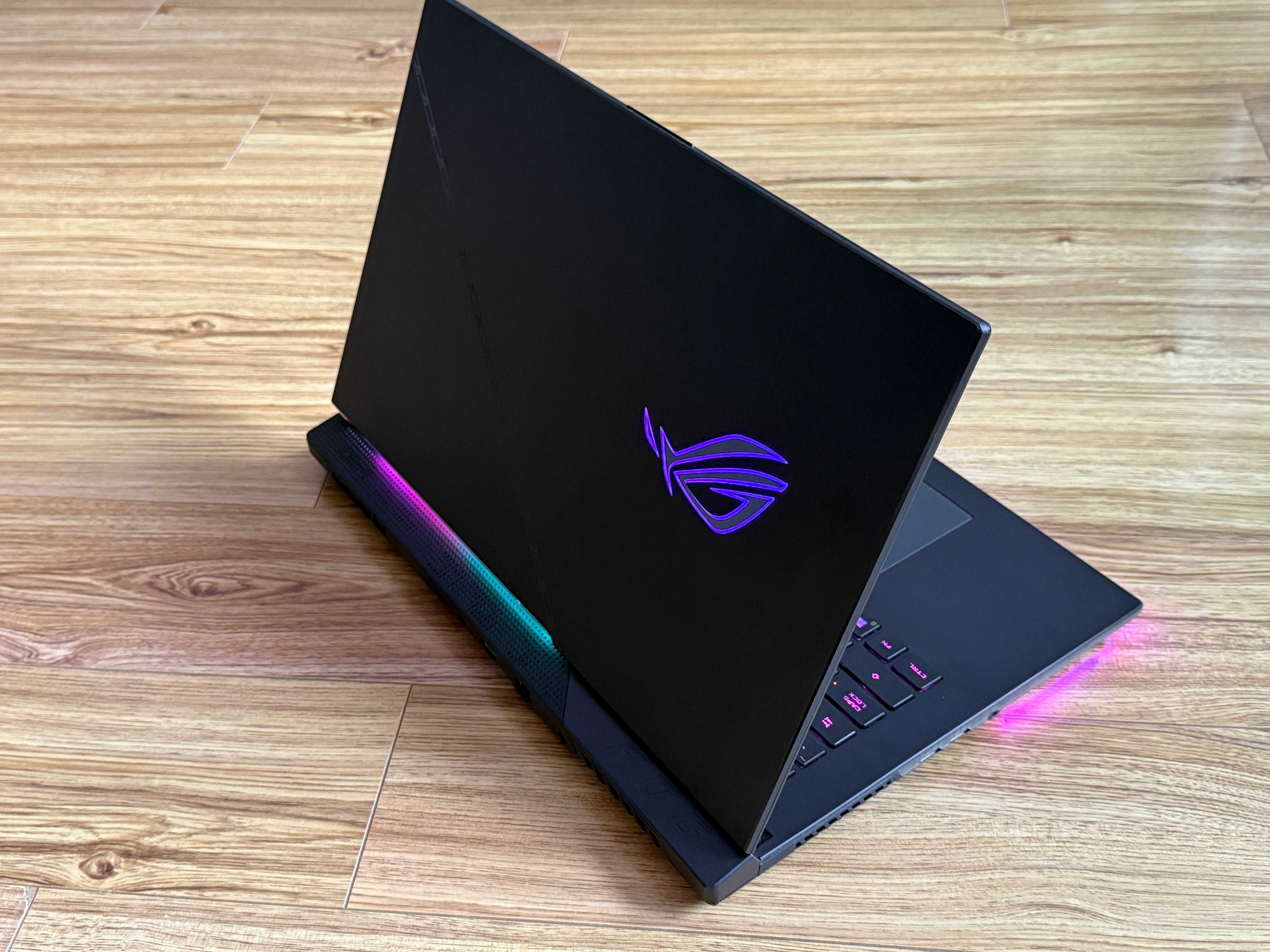 17.3 ROG Scar`i9-12900H/RTX 3080/32GB DDR5/1TB NVMe/WQHD 240Hz 3ms