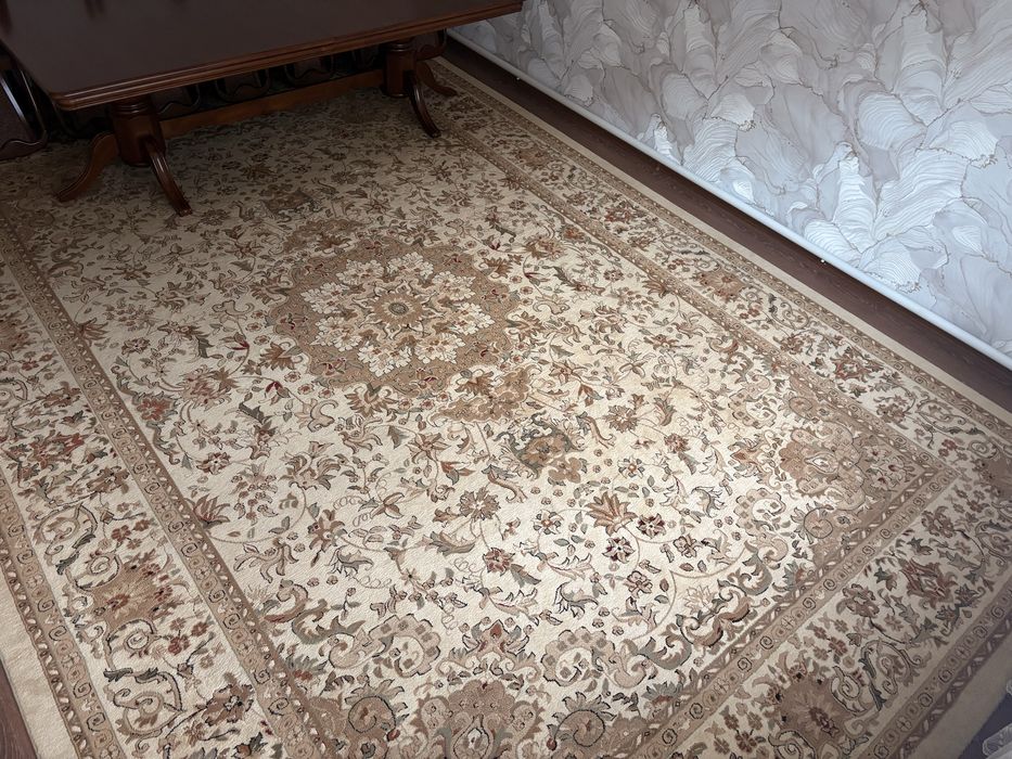 Ковер    .       .