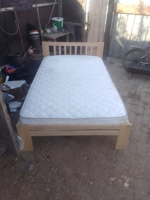 Продам кровать полуторка