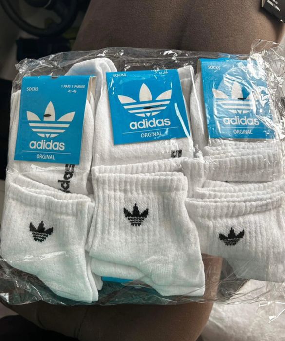 Vand sosete nike , adidas de inalta calitate negre si albe