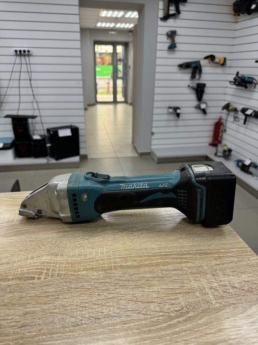 Ножницы по металлу Makita BJS160 TM79