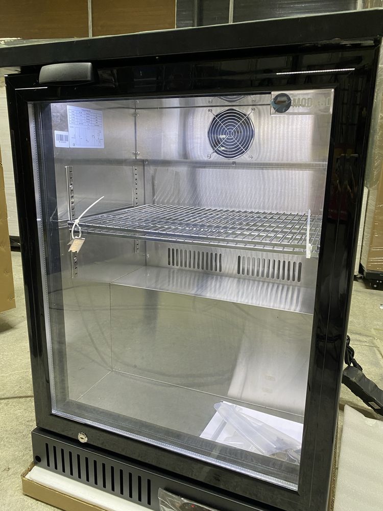 Vitrina frigorifica minibar cu o usa