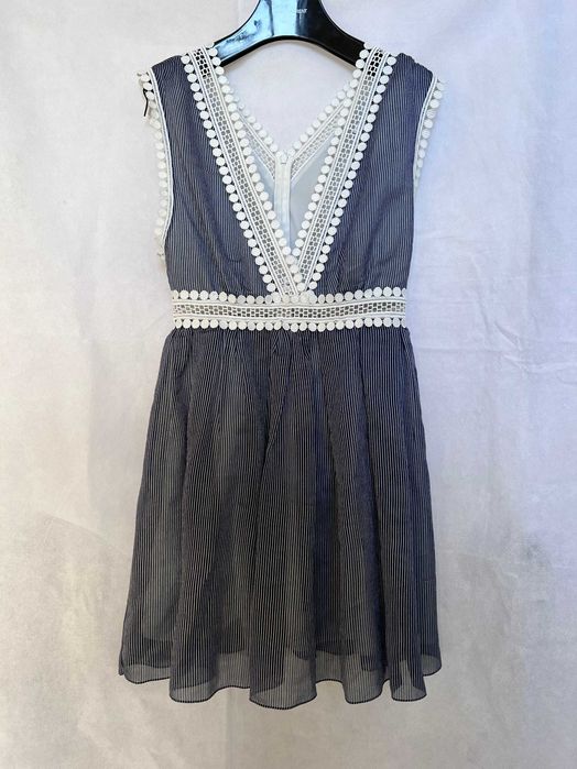 Рокля Sandro от вискоза