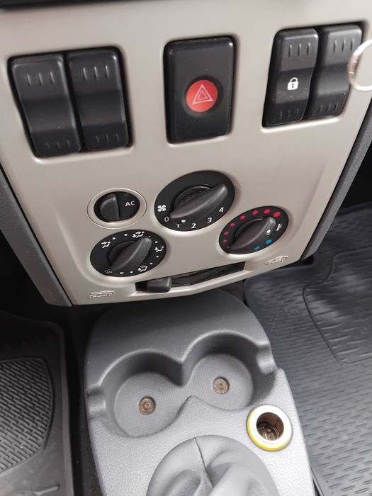 Vand/Schimb Dacia Logan/Van/Diesel/2010