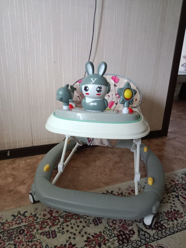 Продам ходунки детские