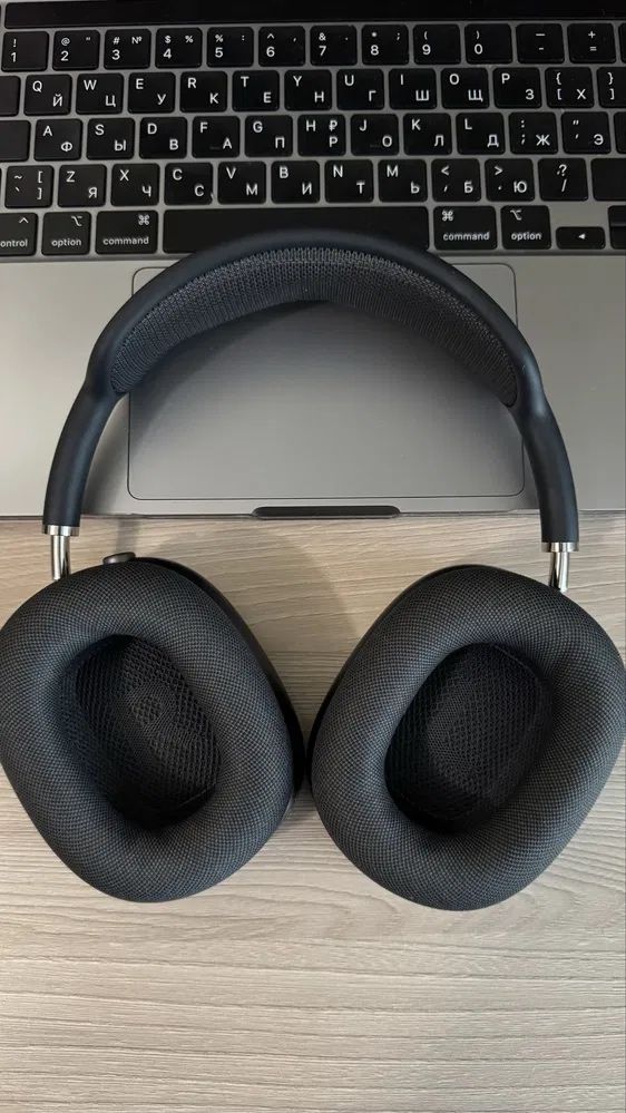 AirPods Max Space Gray
