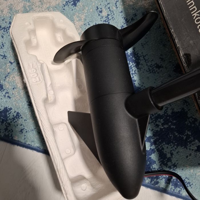 Vînd motor  barcă Minn kota Endura C2 30 LBS ,14,5 KG cu baterie