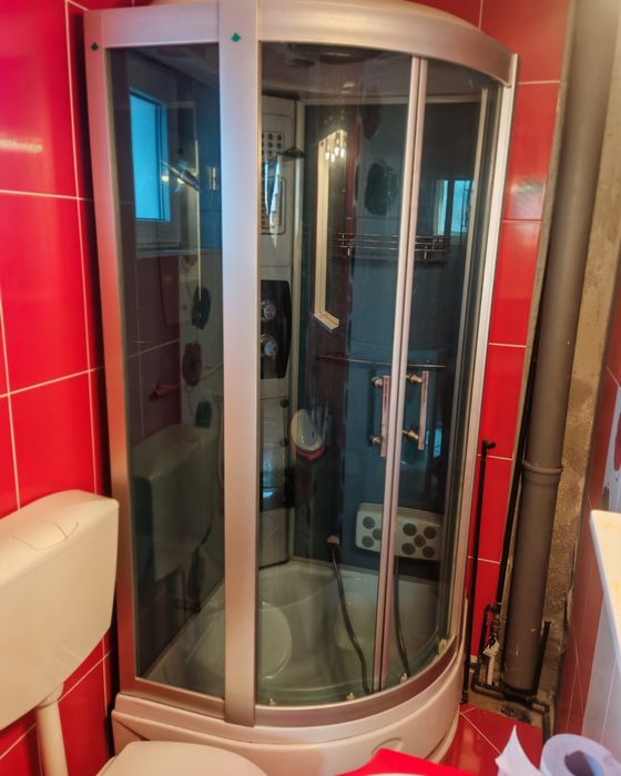 Cabina de dus nefolosită