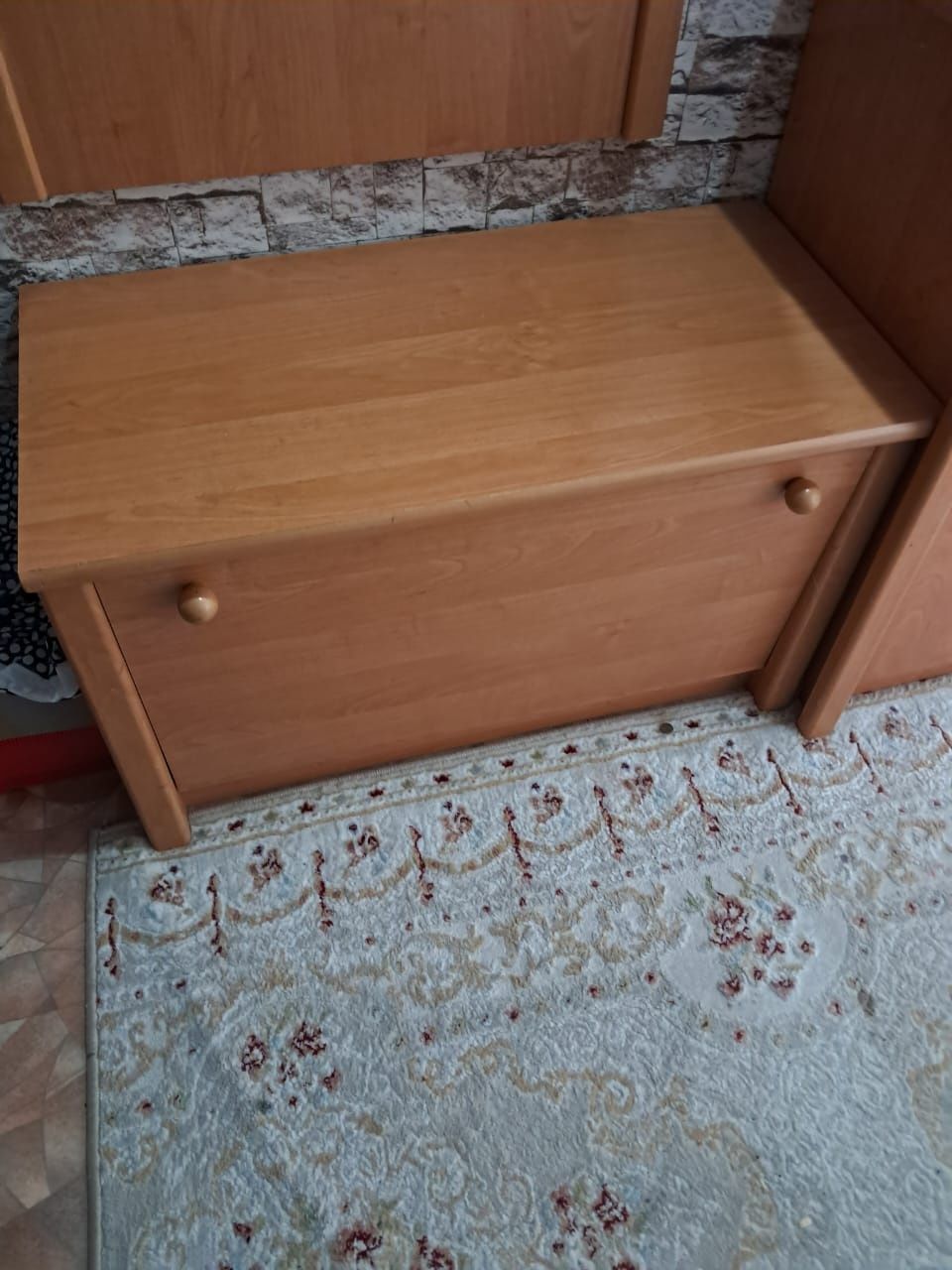 Продам прихожую  с зеркалом