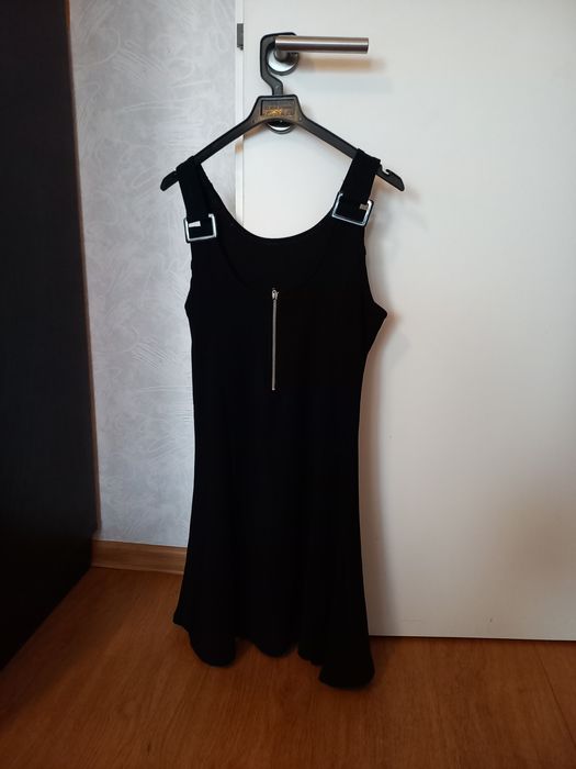 Класическа дамска рокля