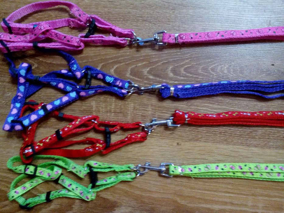 Нагръдник с повод за дребни породи кученца