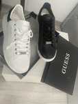 Adidasi guess/ambele perechi sunt noi/nepurtati