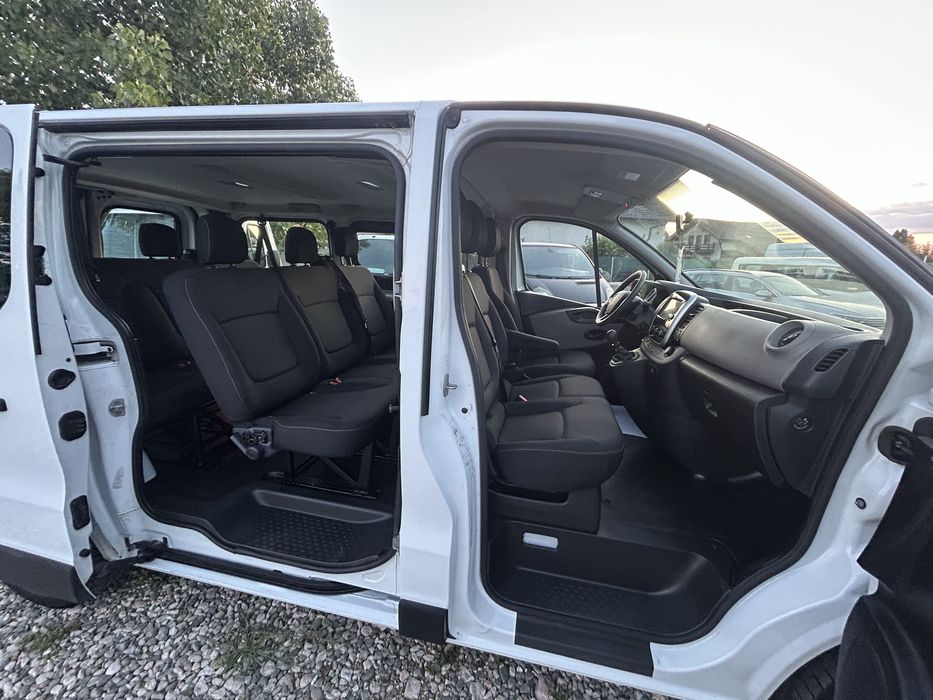 Renault trafic 2017/1,6 diesel euro6/ 9 locuri autoturism
