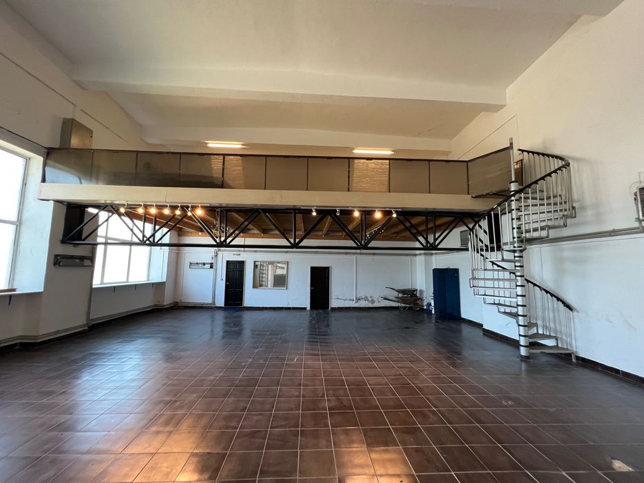 Hală / Atelier / spațiu comercial 500 mp cu birouri  – Hunedoara