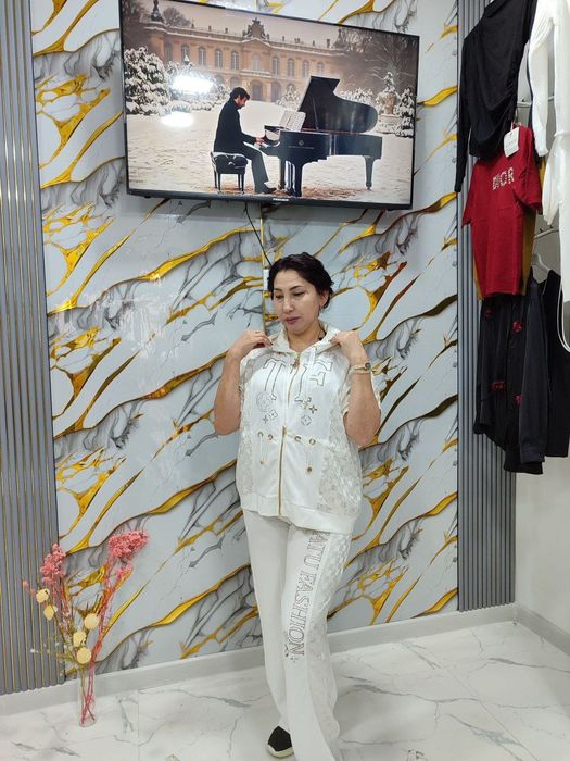 Tiffani firmasi turetski razmerlari bor