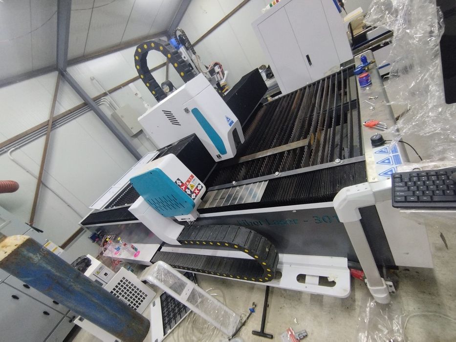 Fiber laser NOU chiller apa inclus