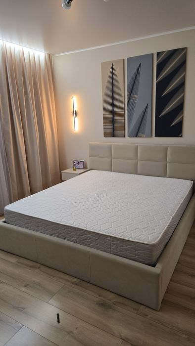 Продам матрас 1.8 на 2.0