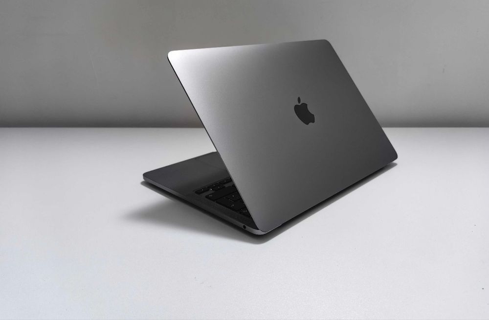 MacBook Pro 13″ 2022, M2 8 GB