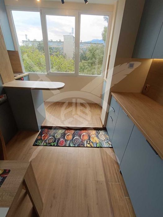 Дава се под наем Тристаен апартамент в София, Лозенец - 75 кв.м за 950 € - Снимка #9