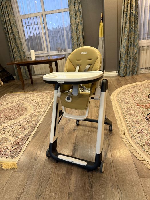 Peg Perego Siesta Follow Me стульчик для кормления в идеальном состоян