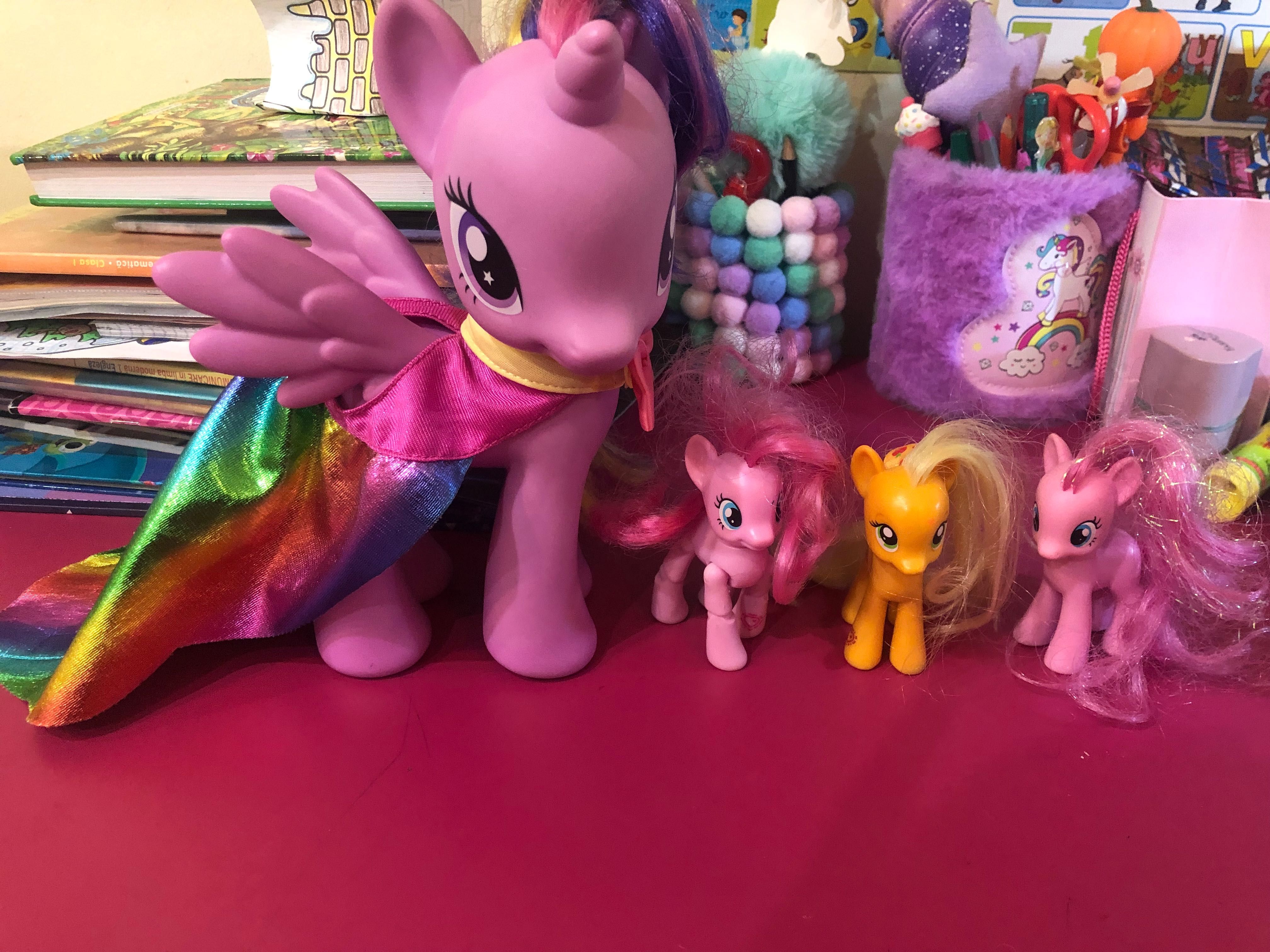 My Little Pony Pinky   și  3 pony mici