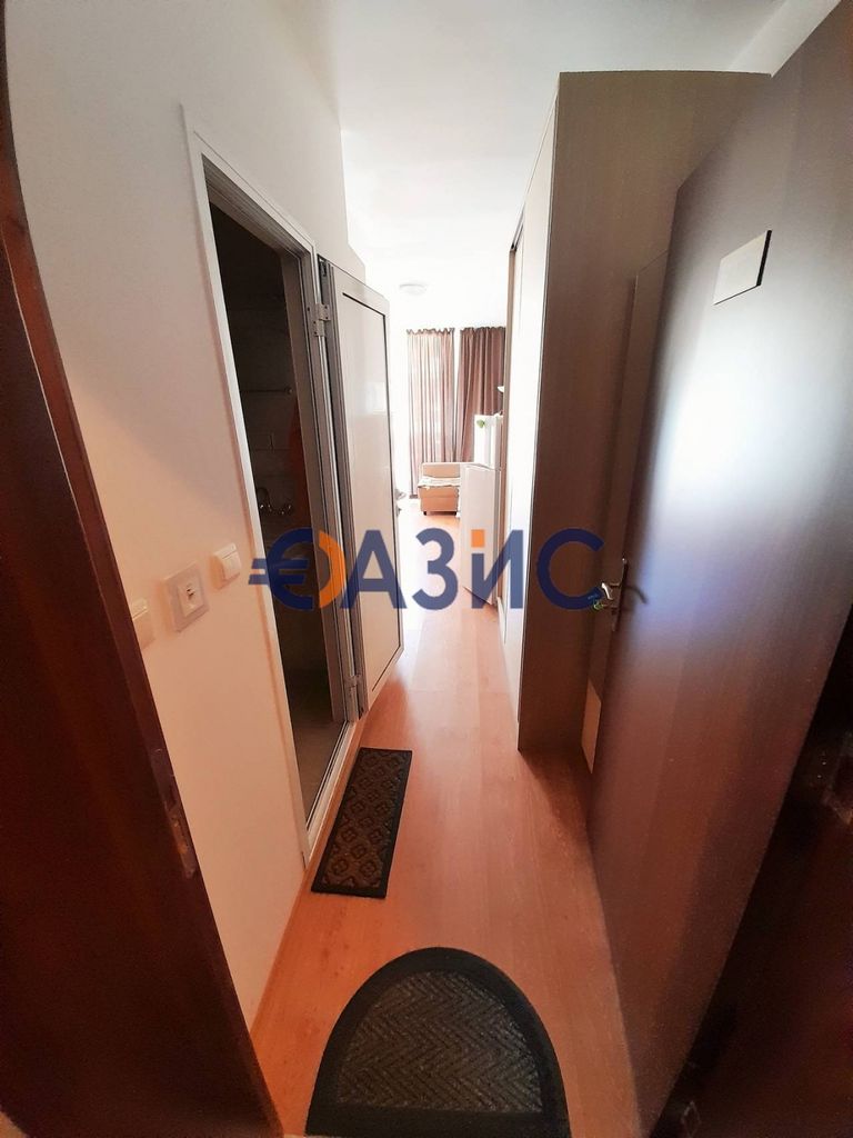 Продава се Двустаен апартамент в к.к. Слънчев бряг - 50 кв.м за 1150 €/кв.м - Снимка #2