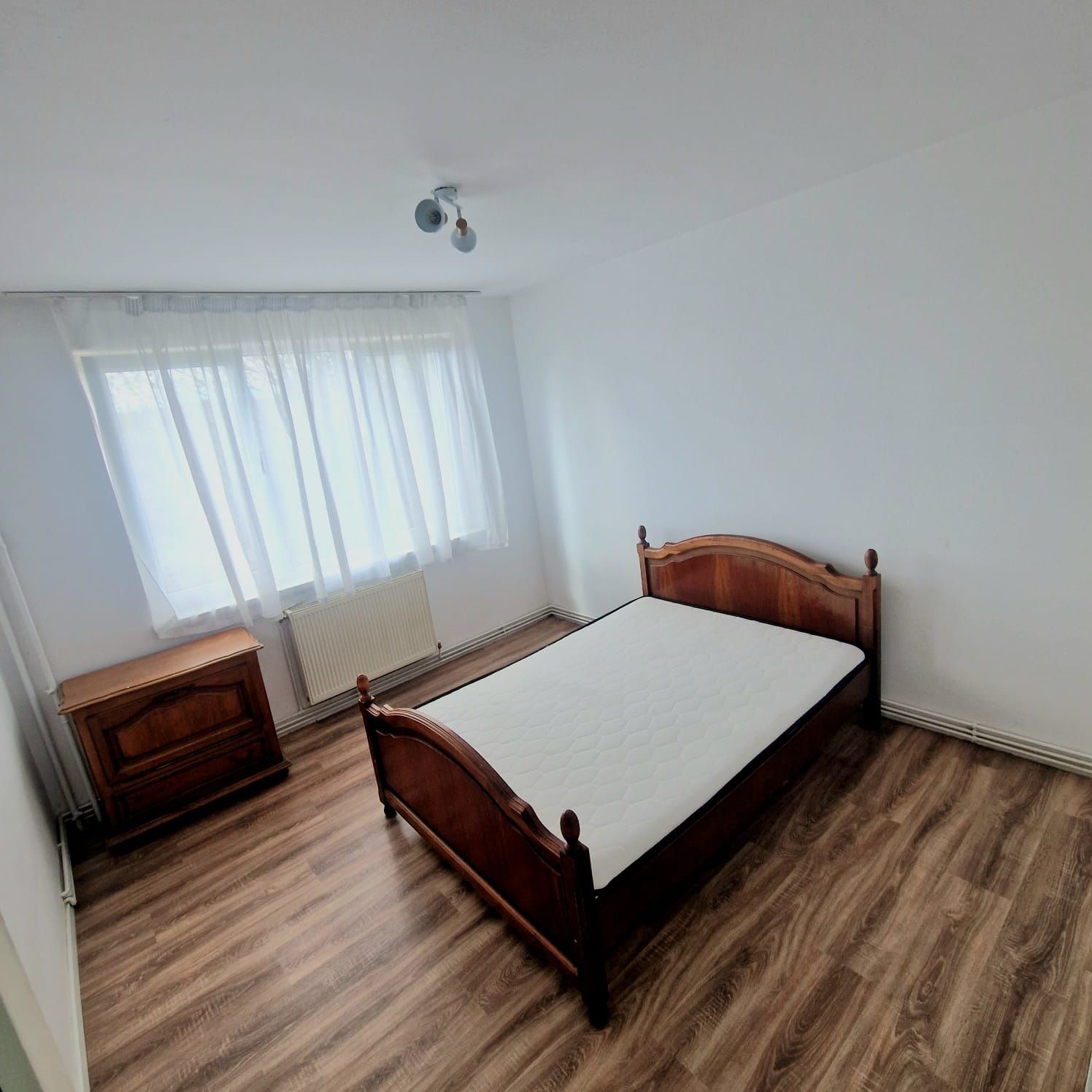 Apartament cu 3 camere str Constructorilor