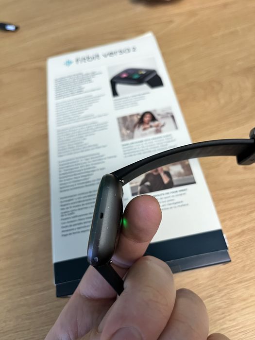 Bratara fitness / ceas smartwach fitbit versa 2