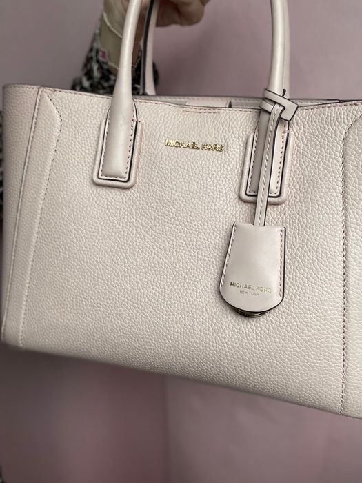 Geanta Michael Kors, gentuta inclusa