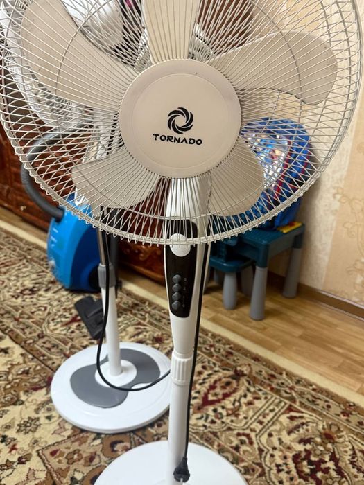 Вентилятор белый