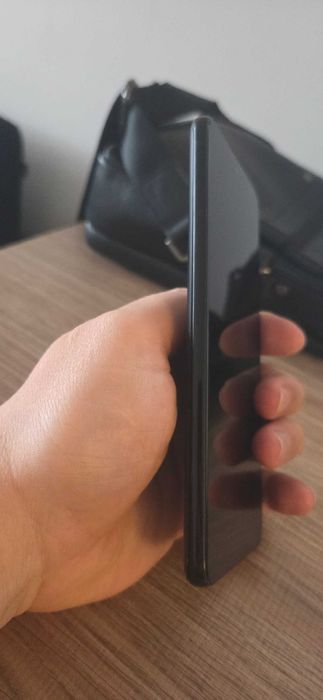 Samsung S21 Plus - повреда в екрана