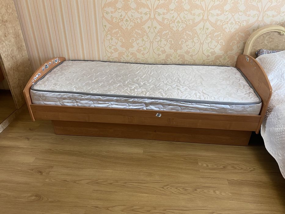 Кровать со шкафом за 15.000