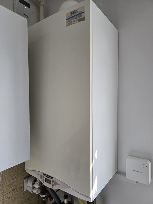 Centrala Termica Ariston Cares Premium 24 kW