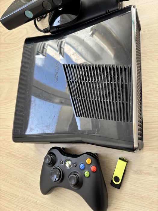 Xbox 360, Modat, 250gb, kinect, maneta