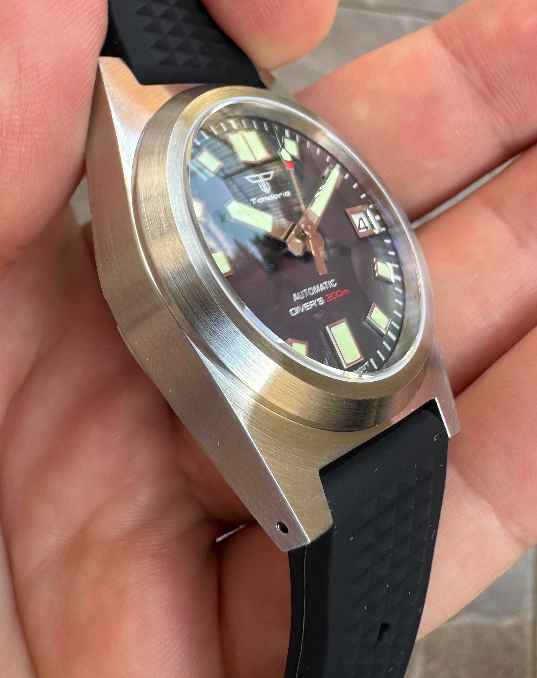 Ceas automat 38 mm mecanism seiko NH35 safir luminos diver 200m periat
