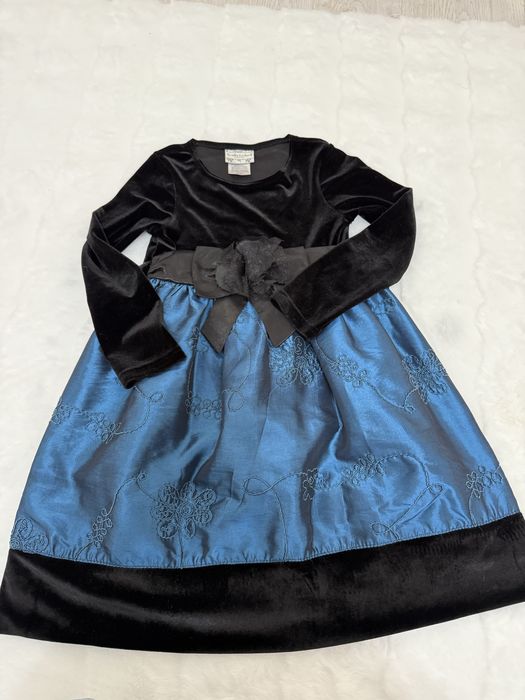 Одежда для девочек в хорошем состоянии , дешево