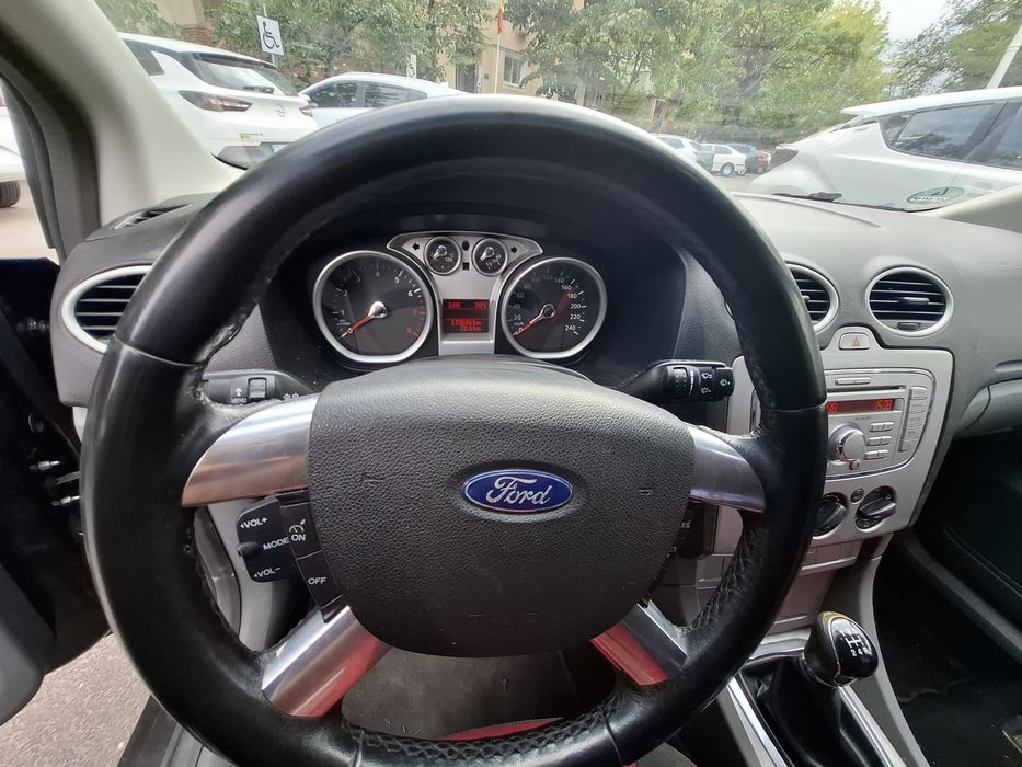 Vând mașină Ford Focus, benzină
