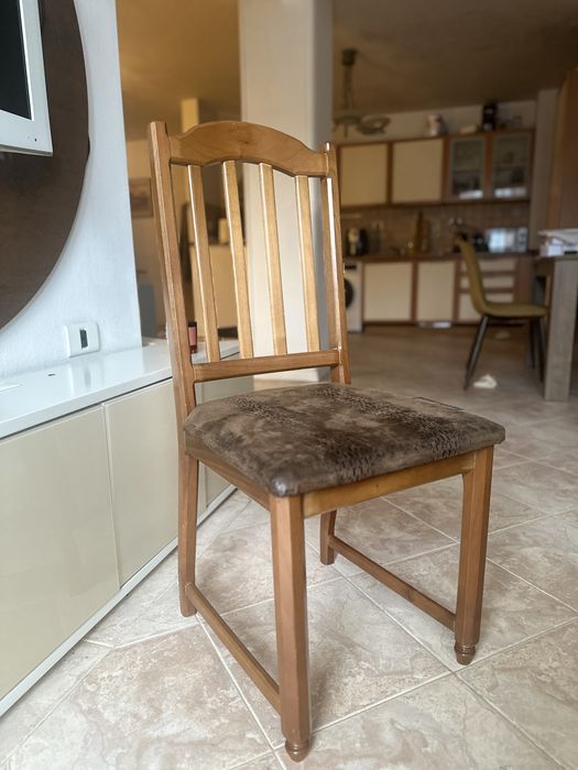 Винтидж комплект от дървена маса + дървени столове