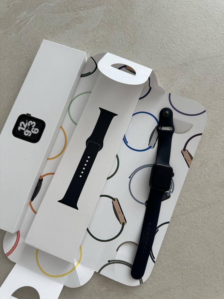Часы Apple Watch Se