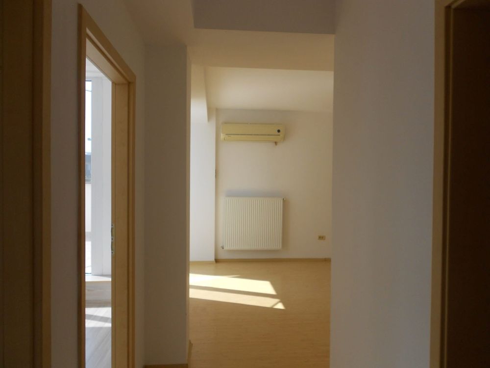 Ofer apartament spre închirie!