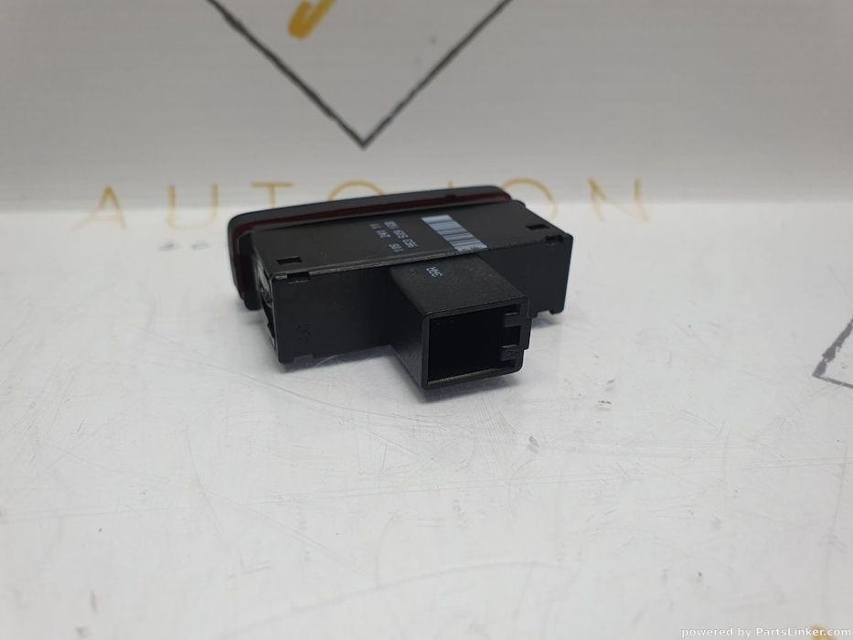 Buton avarie VOLKSWAGEN PASSAT (362) [ 2010 - 2014 ] TDI (CFFB) 103KW|140HP OEM 3AA953509 / 3AA 953 509 1QB