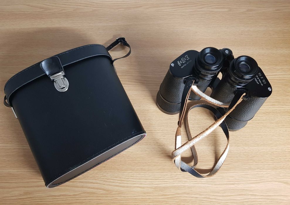 Binoclu Redex cu etui, 10 X 50