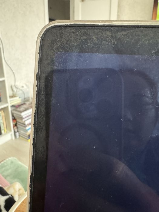 Продам MacBook Pro 13” (2017) в нормальном состоянии, обмена,торга нет